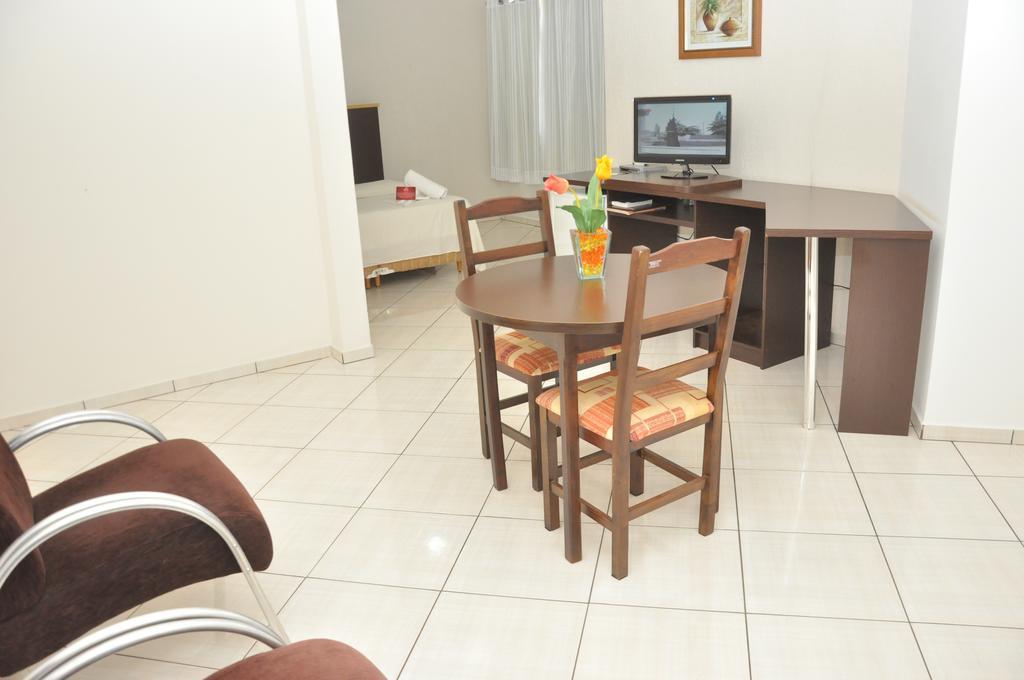 Hotel Maestro Express Toledo Толедо Екстериор снимка